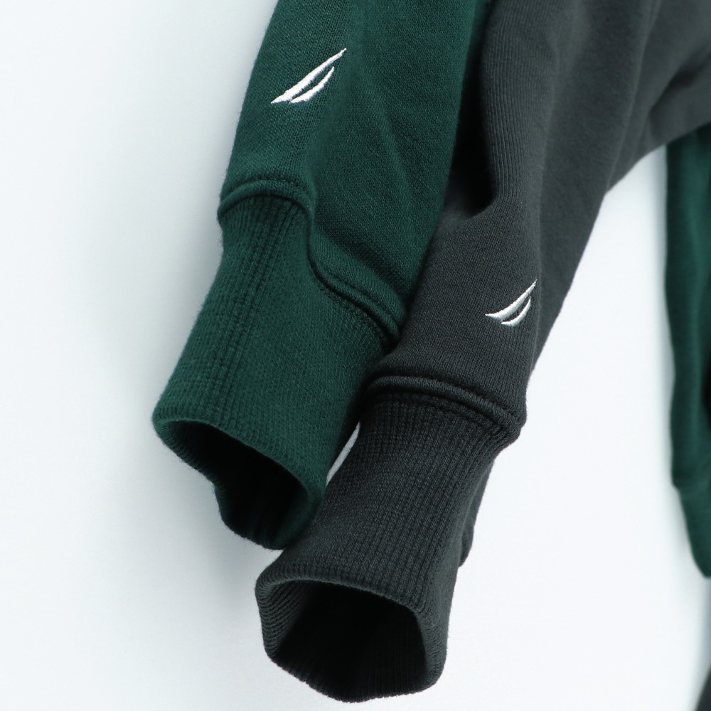 ダークグリーン