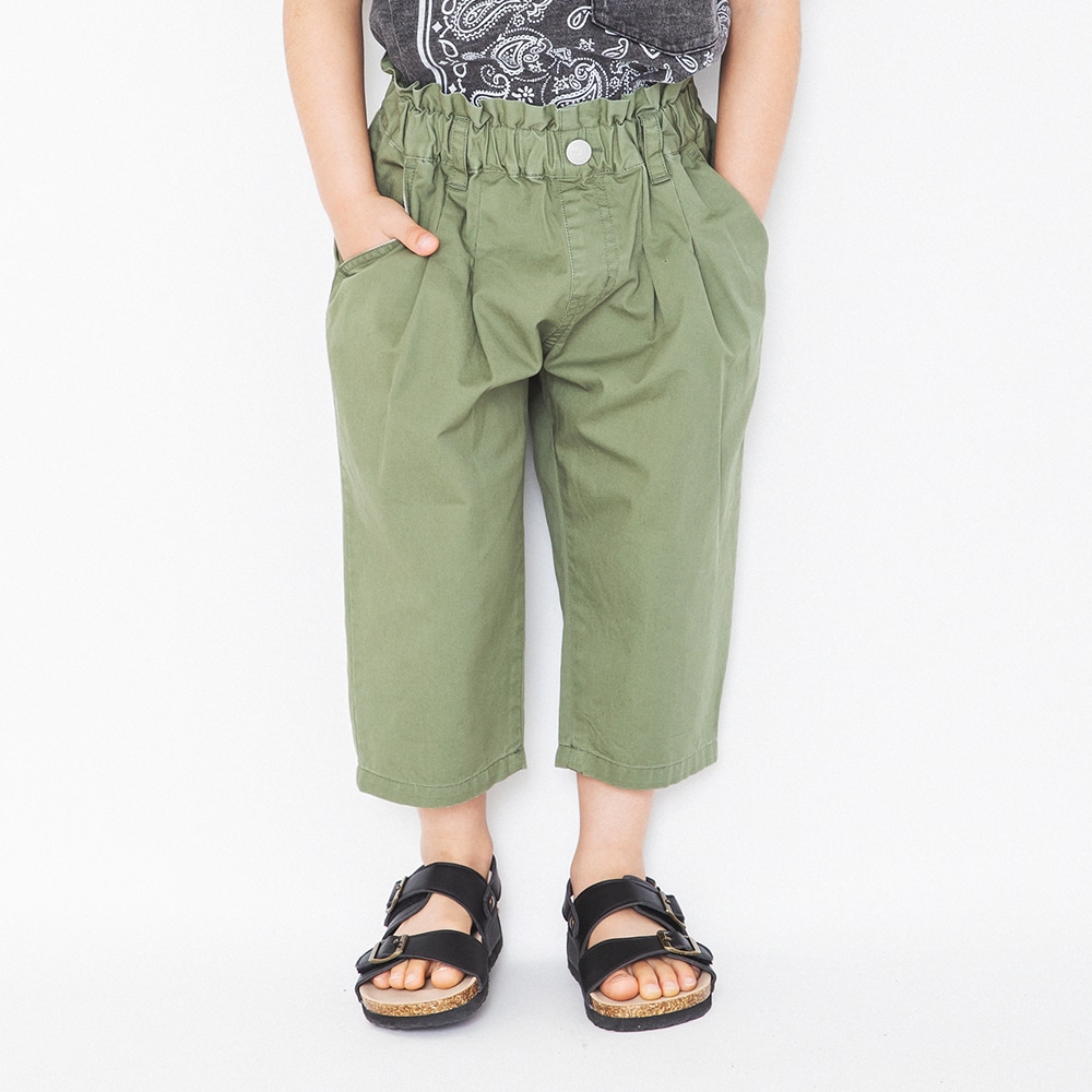 カーキグリーン