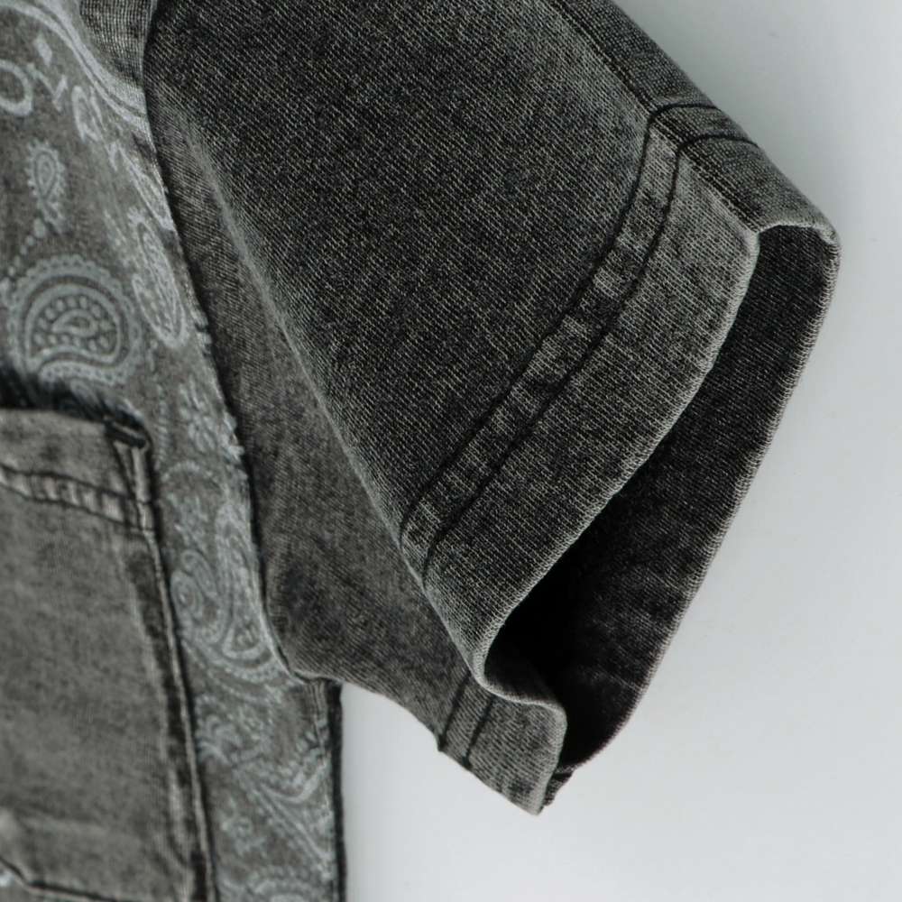 チャコールグレー