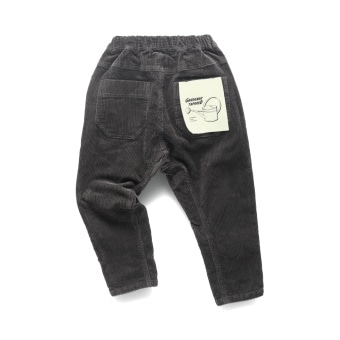 チャコールグレー