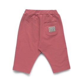 サーモンピンク