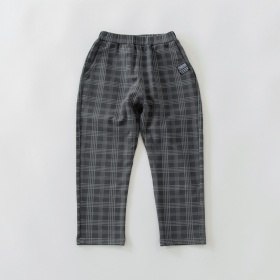 チャコールグレー