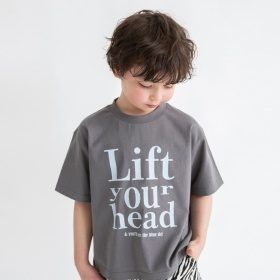 【ショート丈／ワイドシルエット】 ロゴプリント半袖Tシャツ