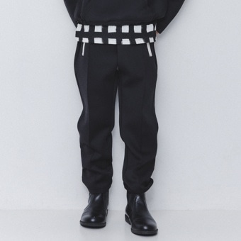 【b.+A】金子綾/テーパードパンツ