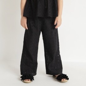 【プチレディ/ベビーとおそろい】スカラップ刺繍パンツ