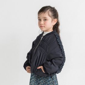 肩フリルシャーリングジャケット