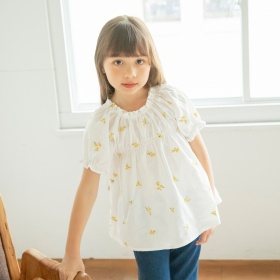 【おそろい】花刺しゅうブラウス