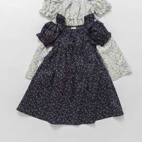 ネイビーブルー