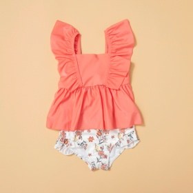 サーモンピンク