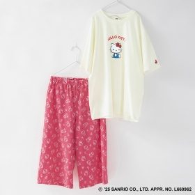 32：ハローキティ