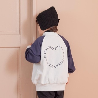 オーバーサイズ バックハートロゴ刺しゅう 袖配色スウェットスタジャン