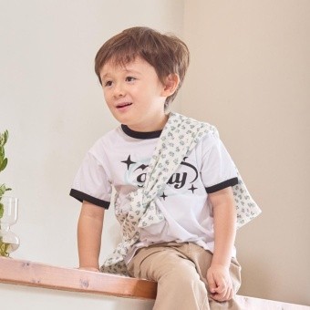 Y2Kグラフィック  オーバルロゴプリント 半袖リンガーTシャツ