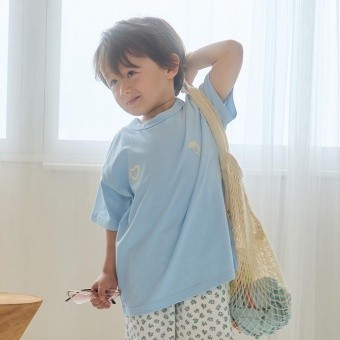 サマーバケーション ツインモチーフ ワンポイント刺繍ロゴ半袖Tシャツ