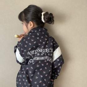 【aBity select./アビティセレクト】バックプリント  小花柄ウィンドブレーカー