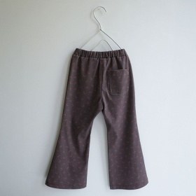 ダークブラウン