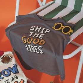 チャコールグレー